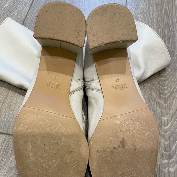 Size 39 (8.5) Zara booties in off-white - Picture 2 of 7